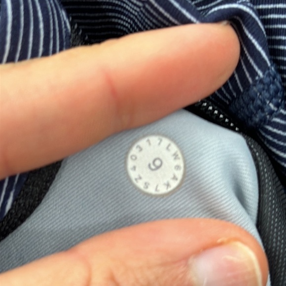 Lululemon Speed Up Crop (21") Etch Hail Midnight Navy - Picture 5 of 7